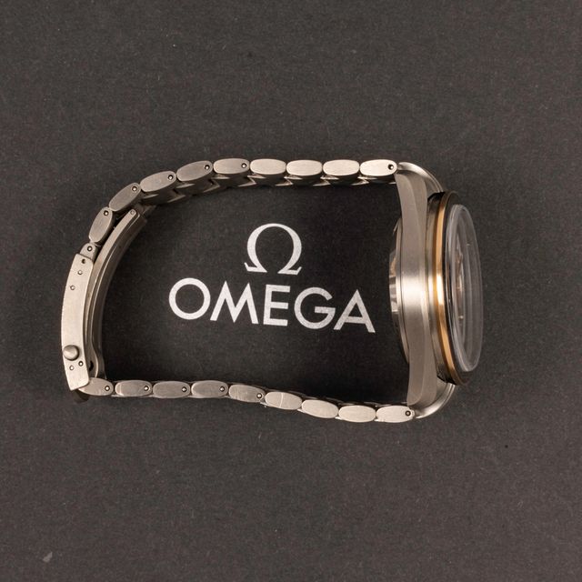 Omega Speedmaster Moonwatch 311.62.42.30.06.001 Image 4